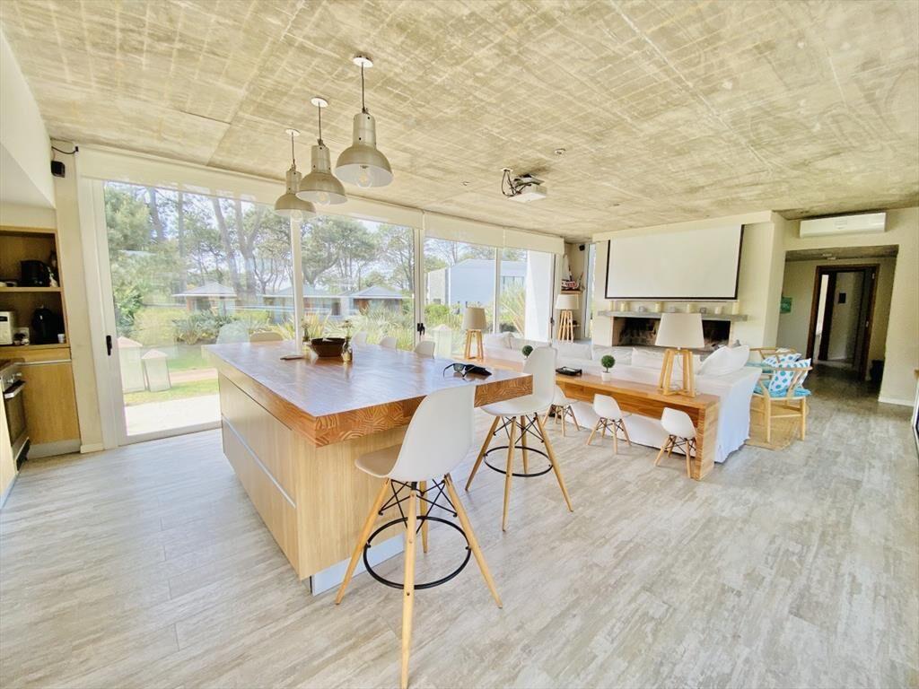 VENTA CASA DE 3 DORMITORIOS EN BARRIO PRIVADO