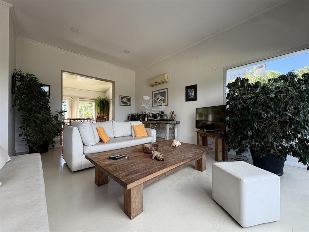 Moderna Casa a metros del MAR
