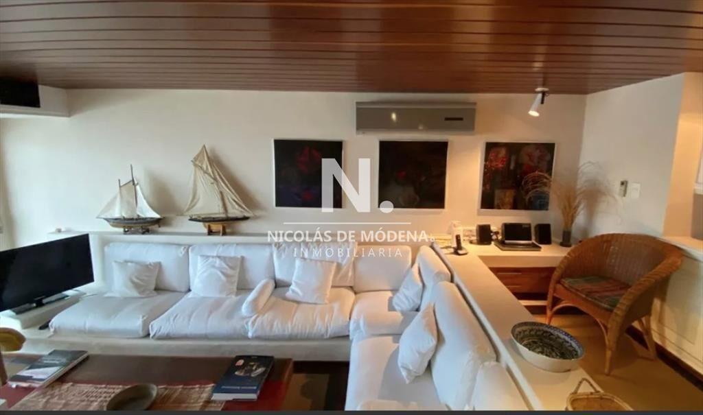 Vende apartamento de 2 dormitorios, con excelente