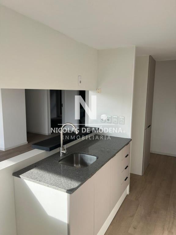 Venta Luminoso Apartamento de 2 Dormitorios a Con Excelente