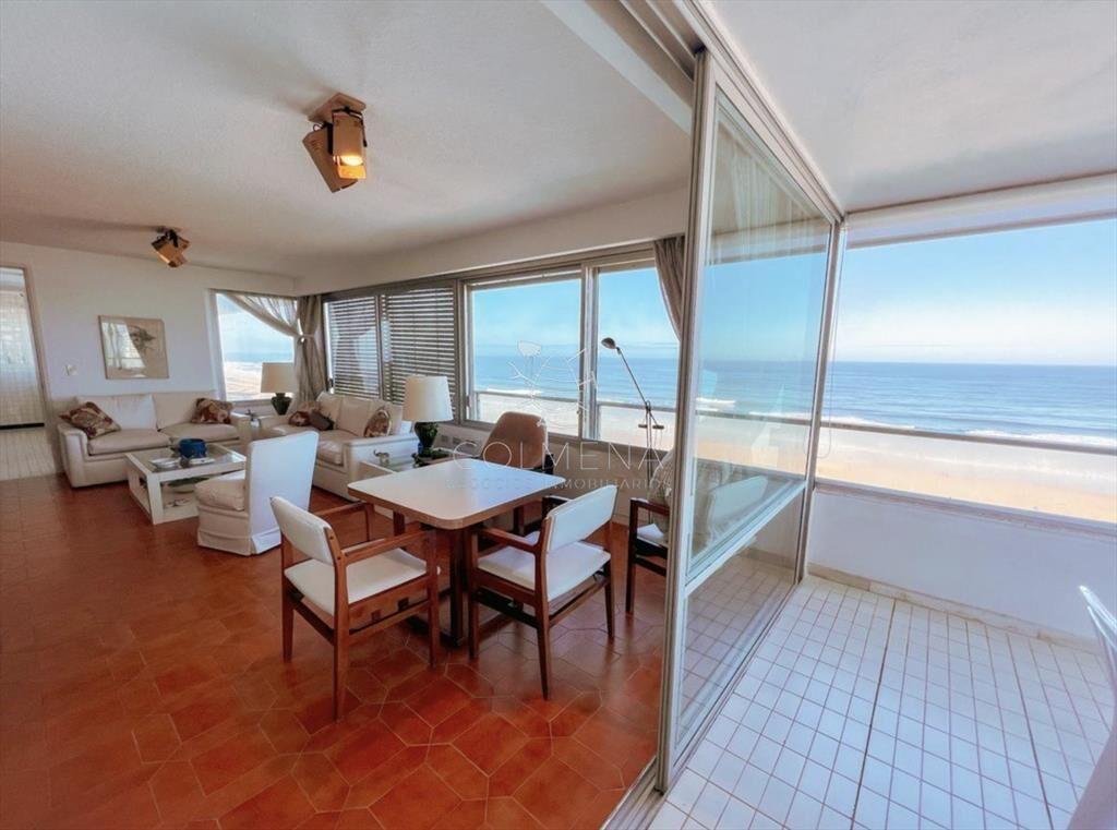 Apartamento en la Brava con vista frente al mar