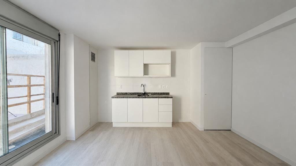 Venta apartamento 1 dormitorio con patio en Cordón a estren