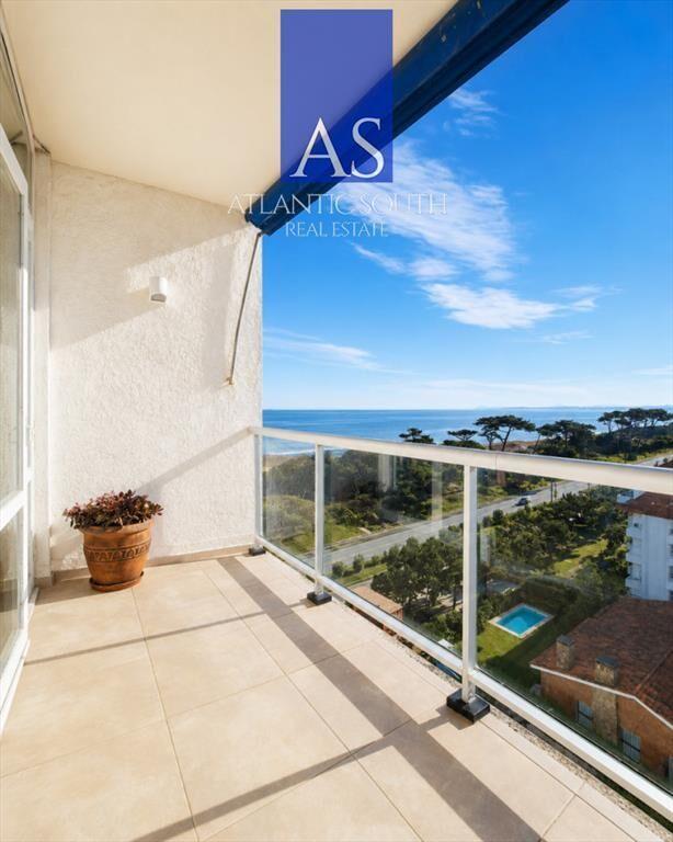 Apartamento de 1 dormitorio con vista al mar y en