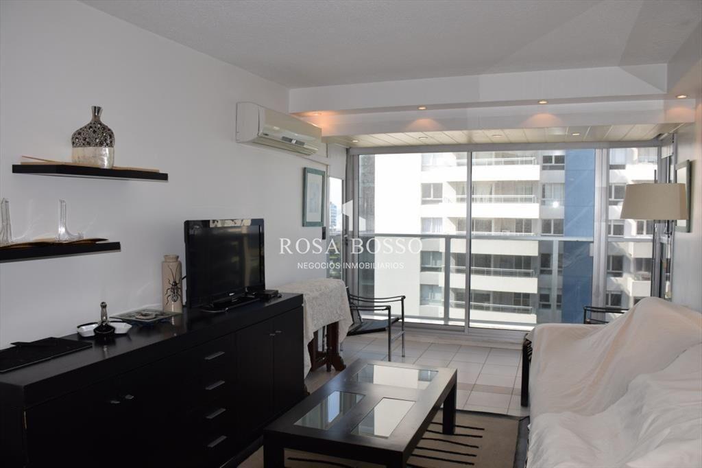 VENTA, Apartamento, 1 dormitorio y medio, Punta