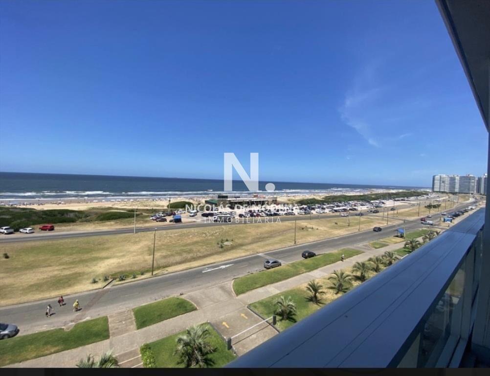 Apartamento de 2 dormitorios en venta en Punta