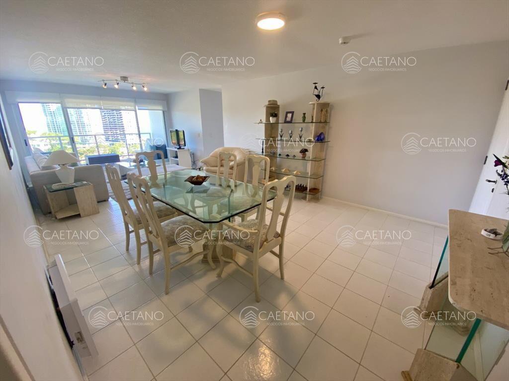 Venta apartamento 3 dormitorios más dependencia,