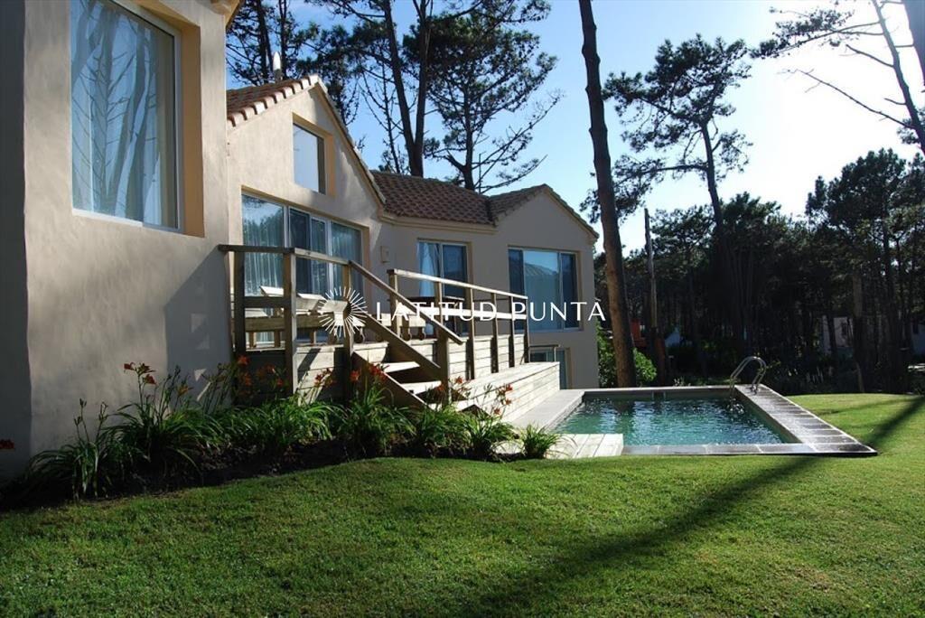 Casa de 5 dormitorios en Laguna Blanca Manantiales