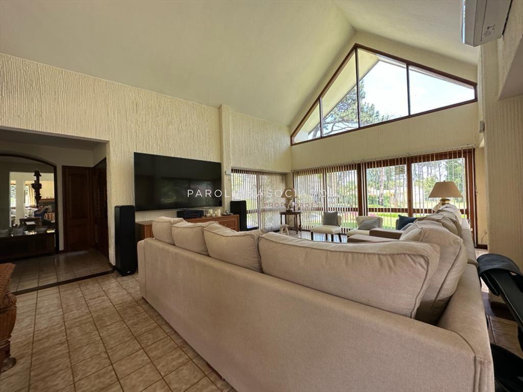 Excelente casa en venta de 5 dormitorios en Punta
