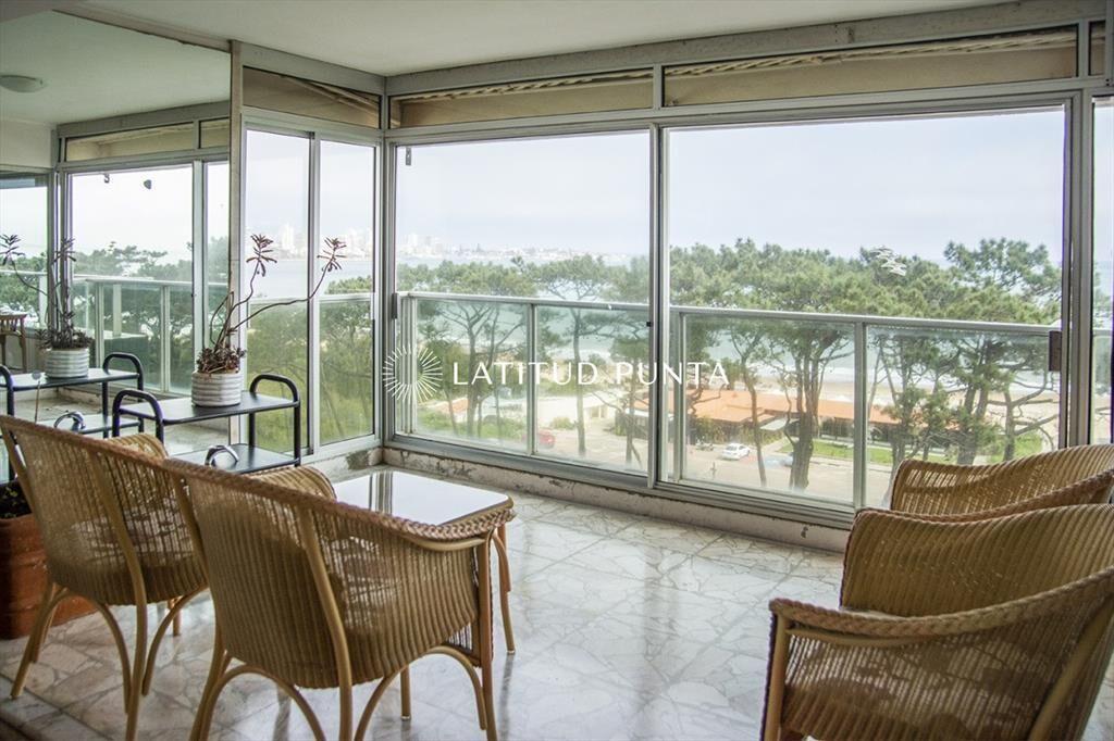 Apartamento en IMarangatú, frente al mar