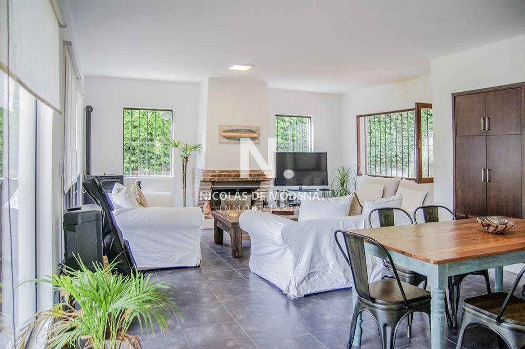 Excelente chalet de 5 dormitorios en venta a pasos de Playa