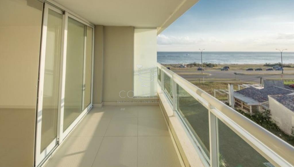 Penthouse en la mansa con vista al mar a cuenta2