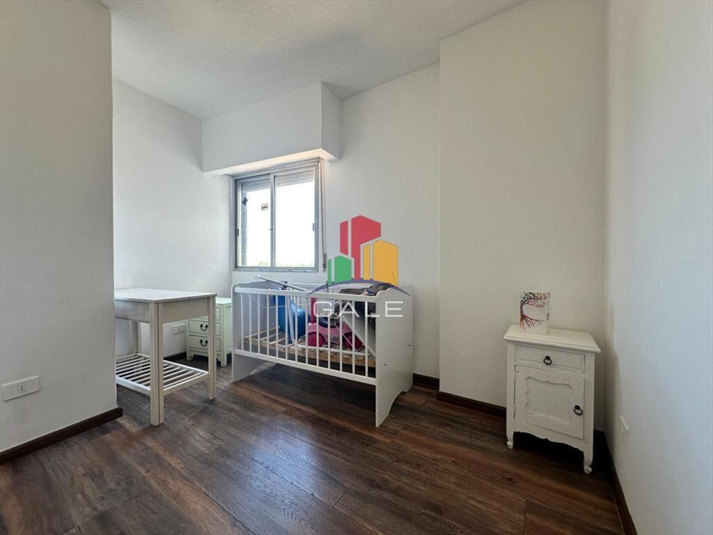Apartamento de dos dormitorios y dependencia de