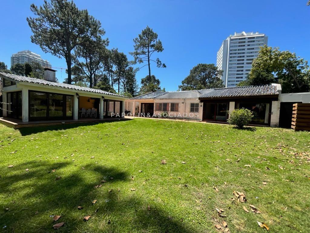Hermosa casa de 4 dormitorios en Mansa, Punta