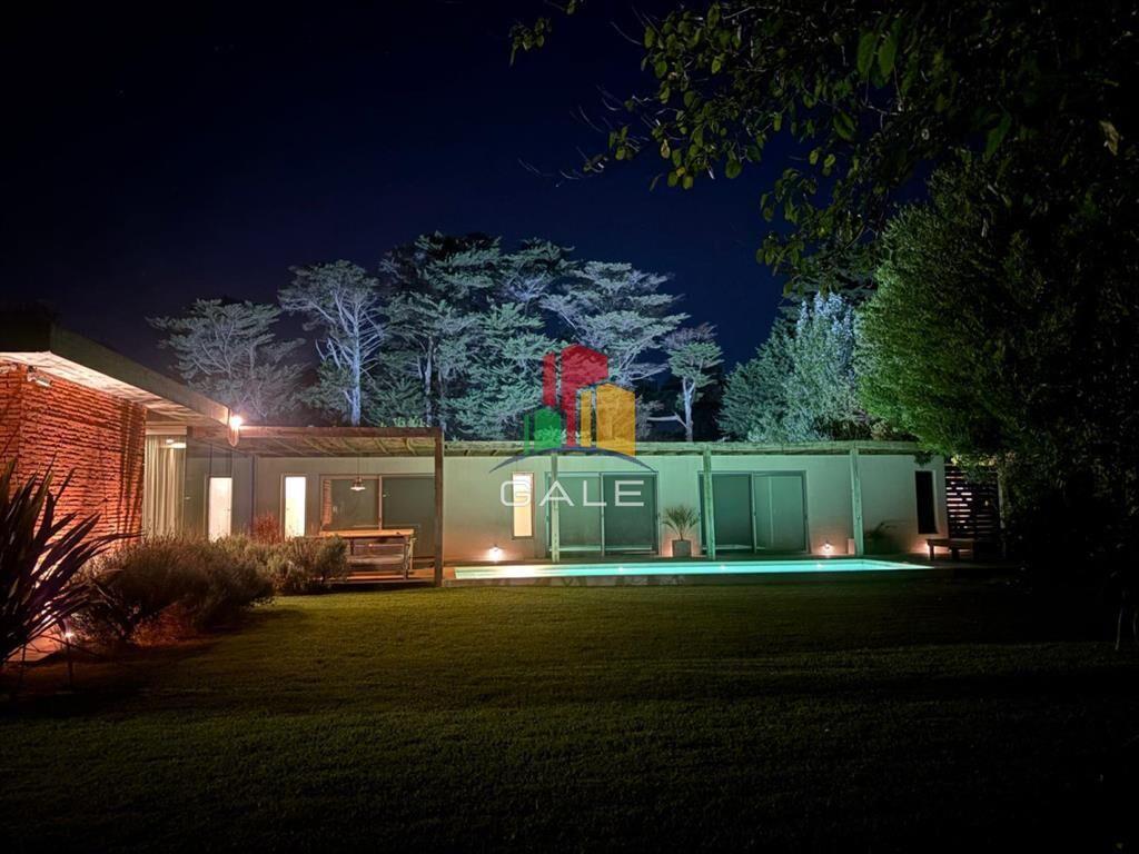 Casa en venta de 3 dormitorios en Punta del Este.