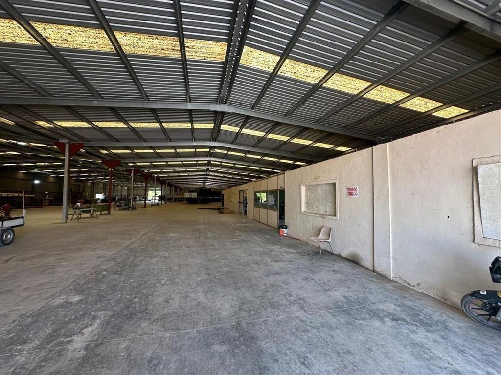 Venta depósitos y gran terreno Fray Bentos