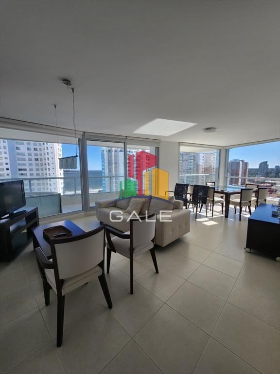Vende apartamento de 3 dormitorios en Mansa- Punta del Este