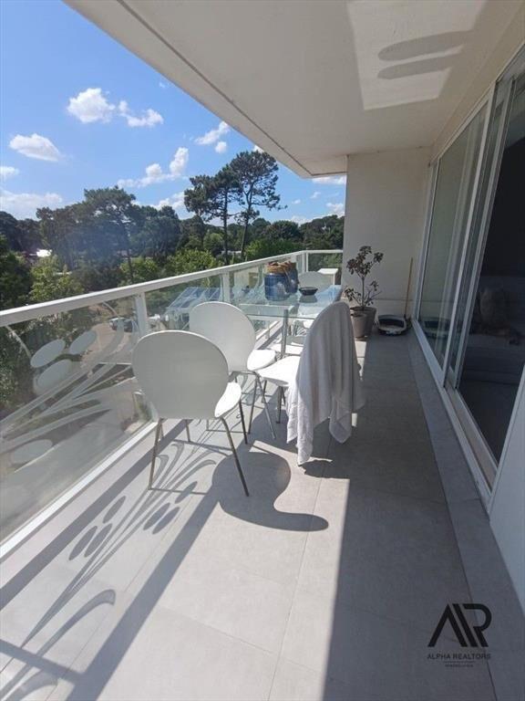 Apartamento De Tres Dormitorios Mas Dependencia En Venta...