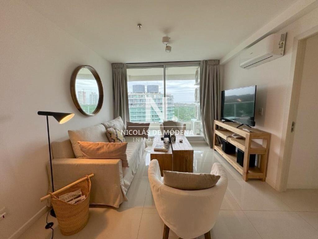 Alquila y vende apartamento de 3 dormitorios con vista al m