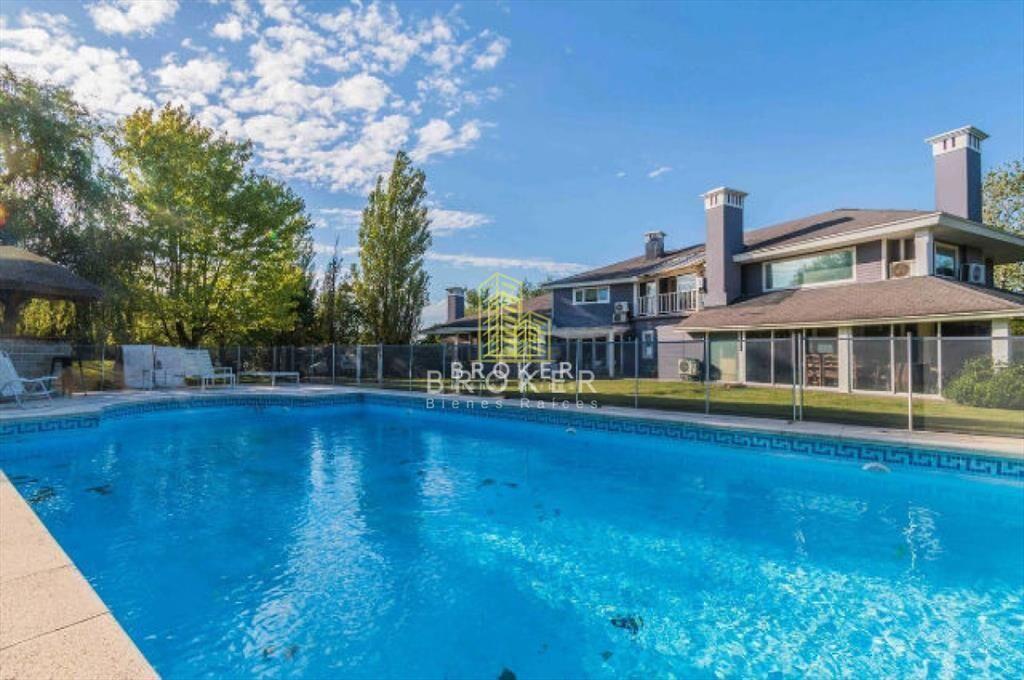 Venta Casa 5 Dormitorios En La Tahona