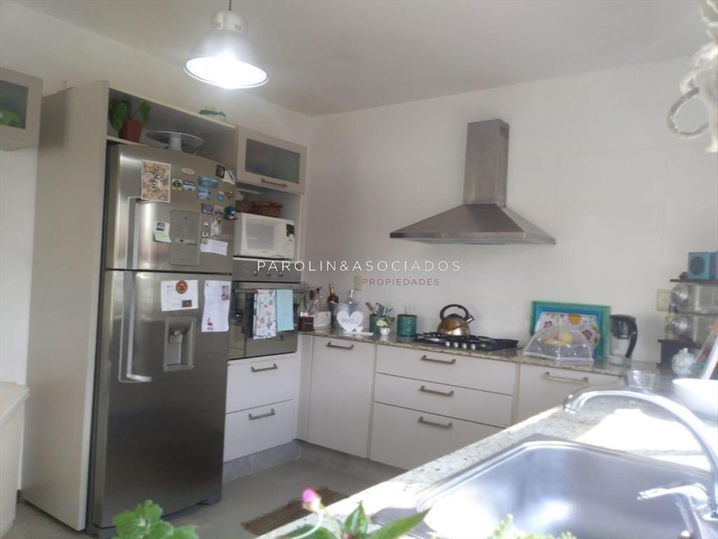 Casa en venta de 3 dormitorios en barrio cerrado