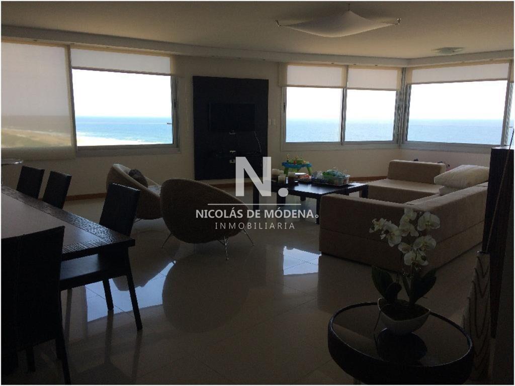 Vende gran departamento en Tiburon III, Punta del