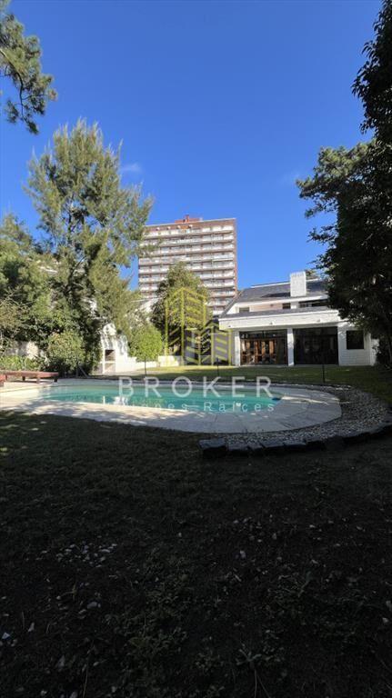 Venta Casa PH con Piscina Climatizada Playa Mansa