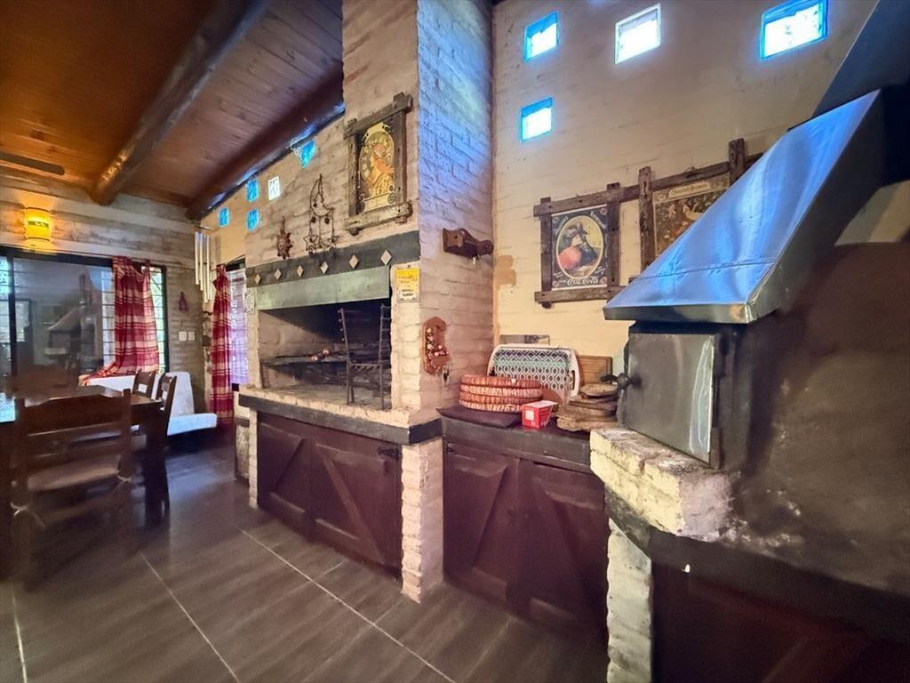 SE VENDE CASA 2 DORMITORIOS, BARBACOA GUAZUVIRA
