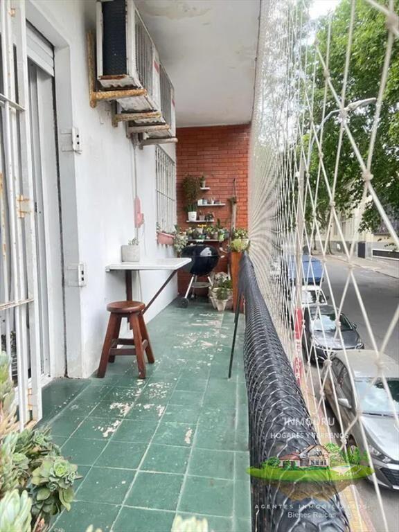 Vendo apartamento a pasos de la rambla