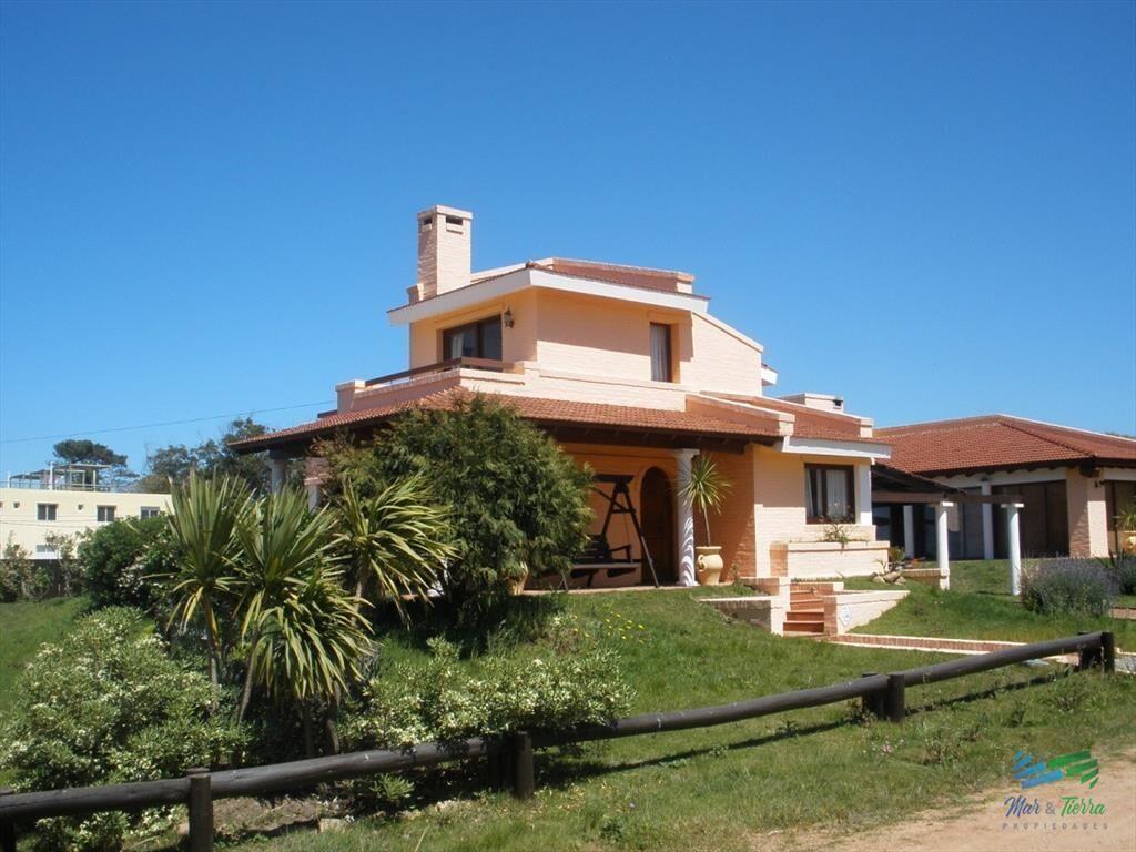Estupenda esquina, vista al mar, en lote de doble