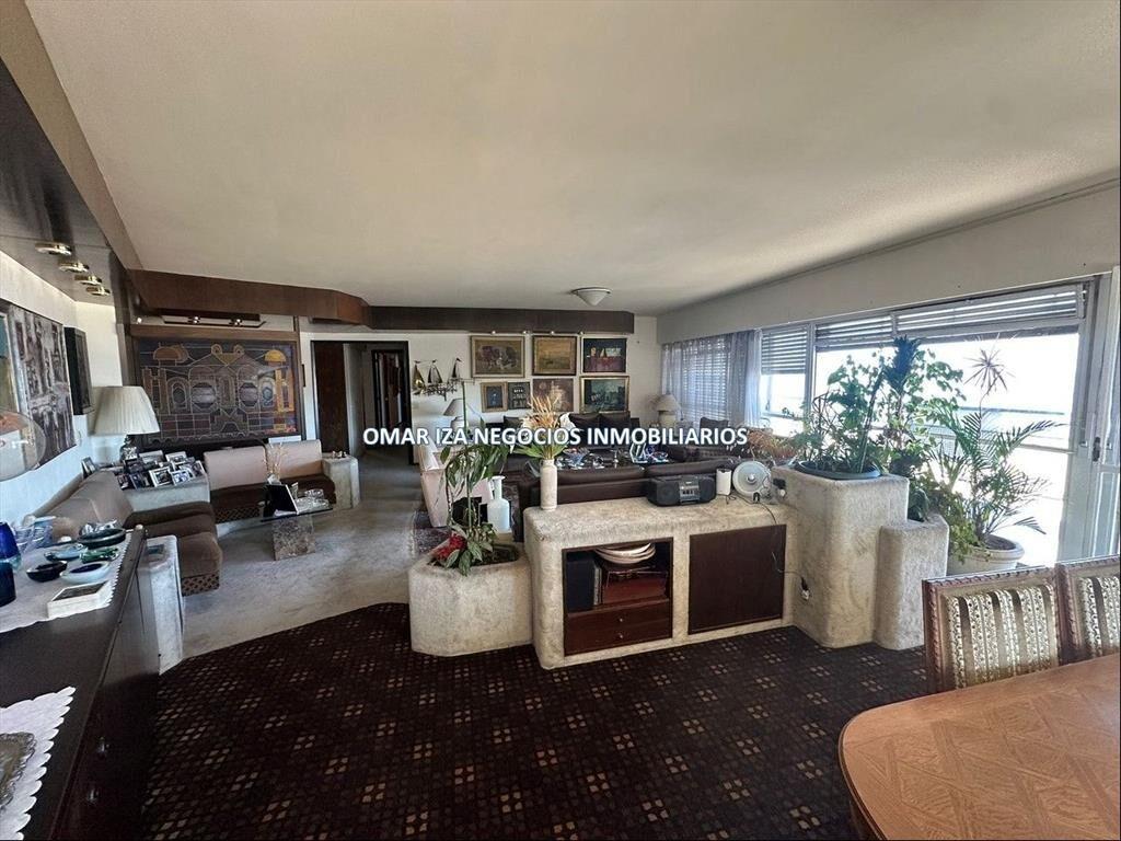 Venta apartamento 4 dormitorios Pocitos, sobre Rambla con e