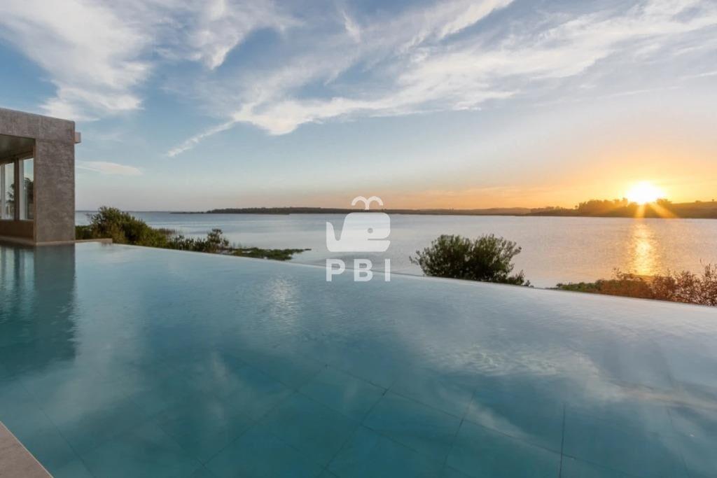 Venta de Chacra 6 DORMITORIOS en Laguna del Punta