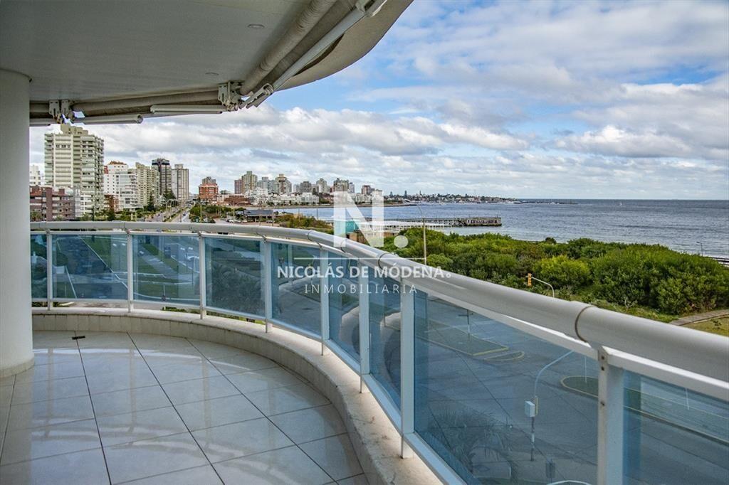 Espectacular departamento en venta en Torre de 3
