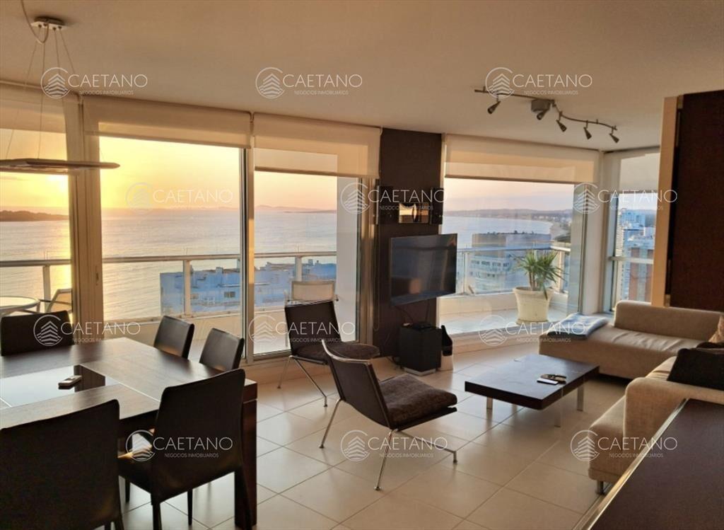 Venta apartamento en Punta del Este con vista al