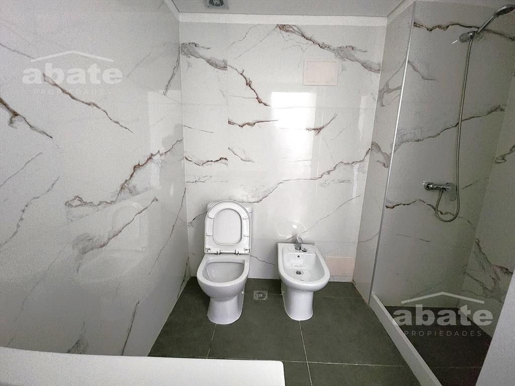 Venta de monoambiente con Solárium con parrillero en comple