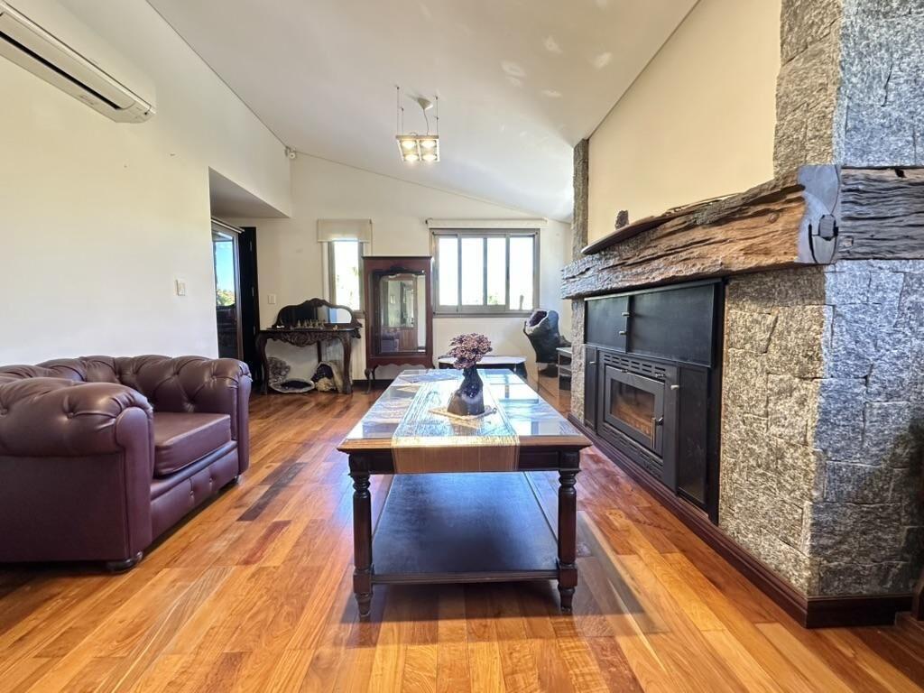 Venta Exclusiva Casa en Lomas de Carrasco La Tahona - CON R