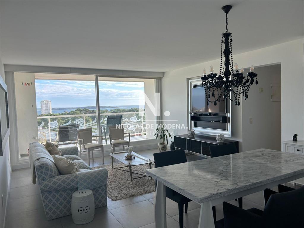 Apartamento en Venta de 2 dormitorios en Av. ,