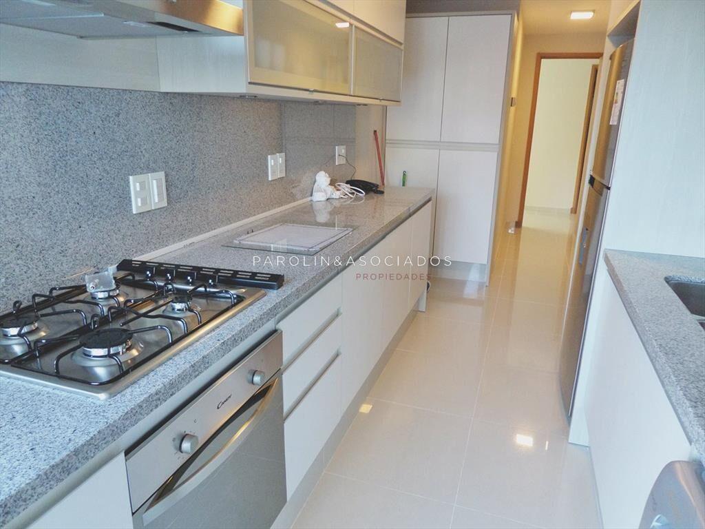 Apartamento de 2 dormitorios en venta en Sunrise