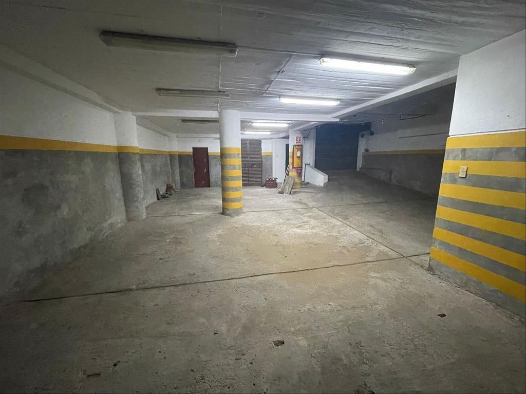 OFICINAS Y SUBSUELO DE COCHERAS