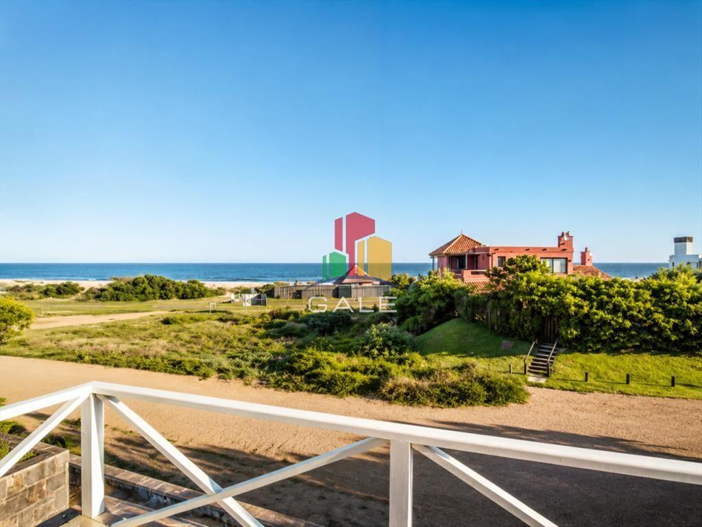 Alquiler Anual, Excelente Casa de 4 Dormitorios con Piscina