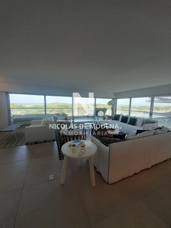 Apartamento de 3 dormitorios en Silente , Punta ,
