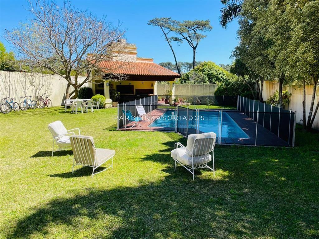 Casa en venta de 4 dormitorios en Beverly Hills, Punta del
