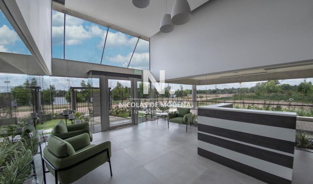 Venta Luminoso Apartamento de 2 Dormitorios Frente al Lago.