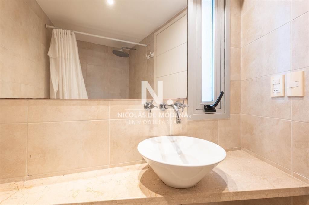 Vende apartamento de 3 dormitorios, en Brava del