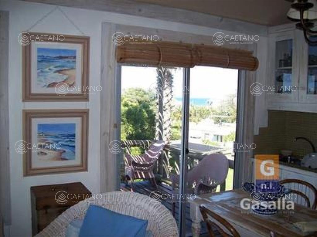 Casa en venta en El Chorro a 200 mts del mar