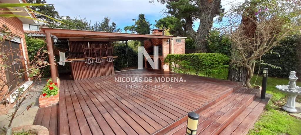 Vende Casa de 3 dormitorios y barbacoa a metros