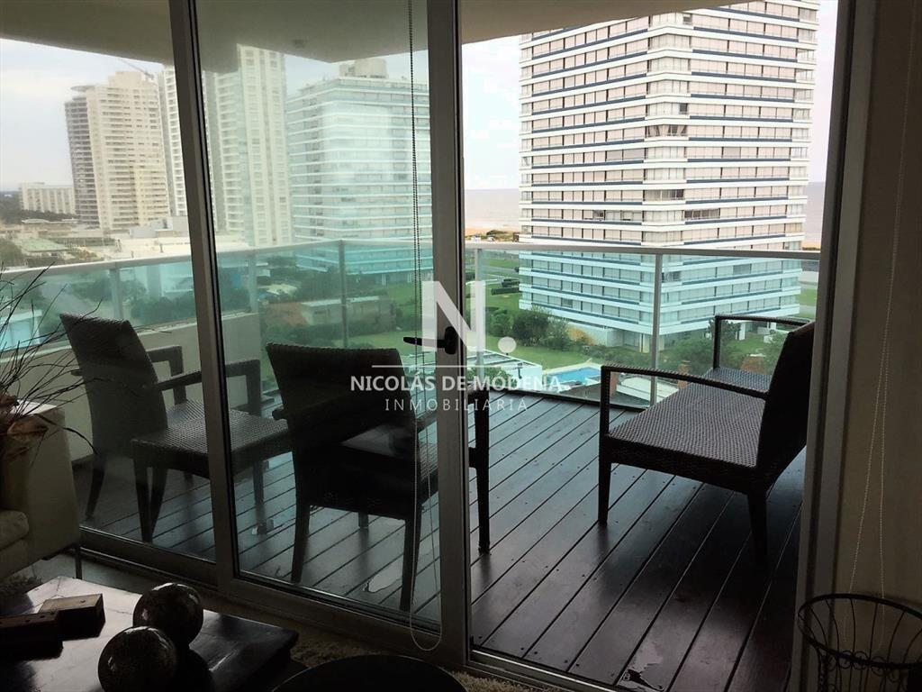 Torre con servicios en Brava