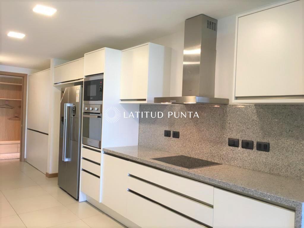 Extenso departamento en Rincón del Indio