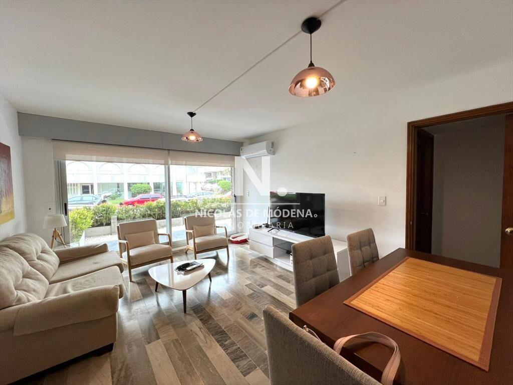 Vende apartamento de 3 dormitorios en Península