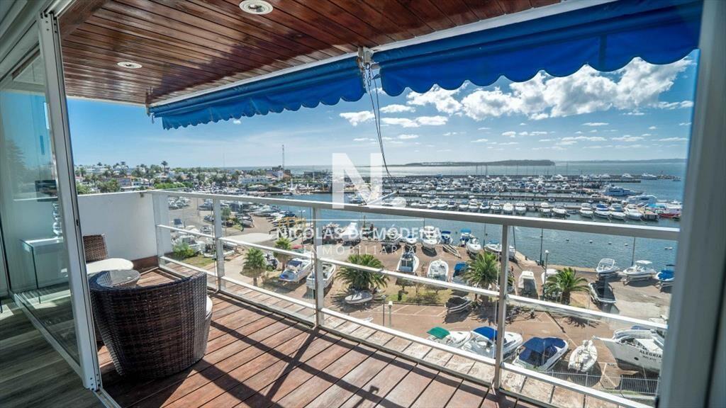 Departamento en venta de 6 dormitorios frente al