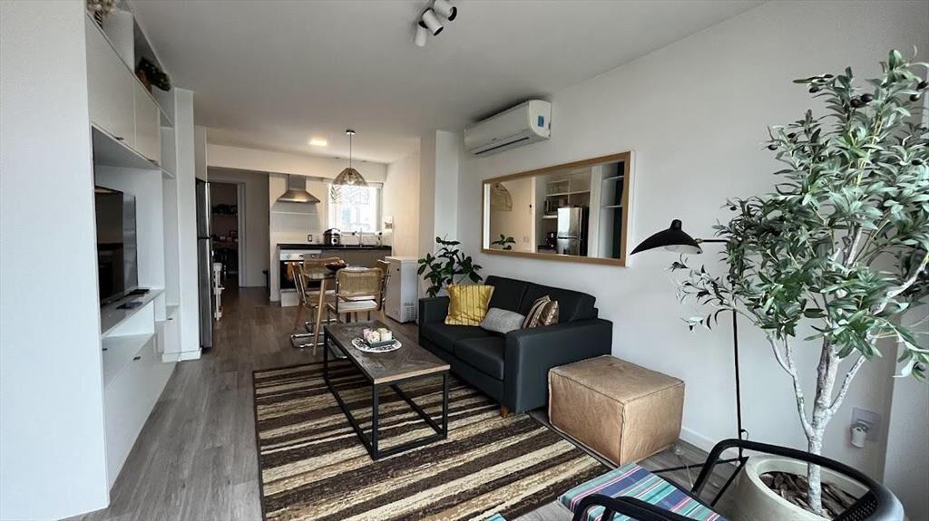 Venta de apartamento de 2 dormitorios en el centro con terr